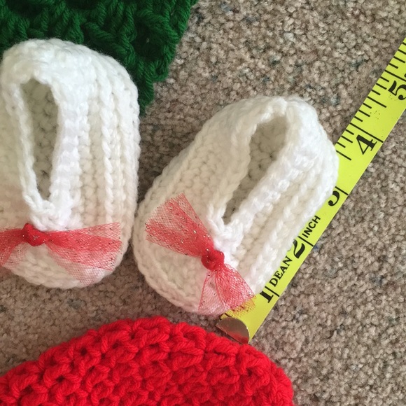 HAND CRAFTED Beanie Tie Slippers Baby or Doll Crochet Size 0 - Picture 8 of 8
